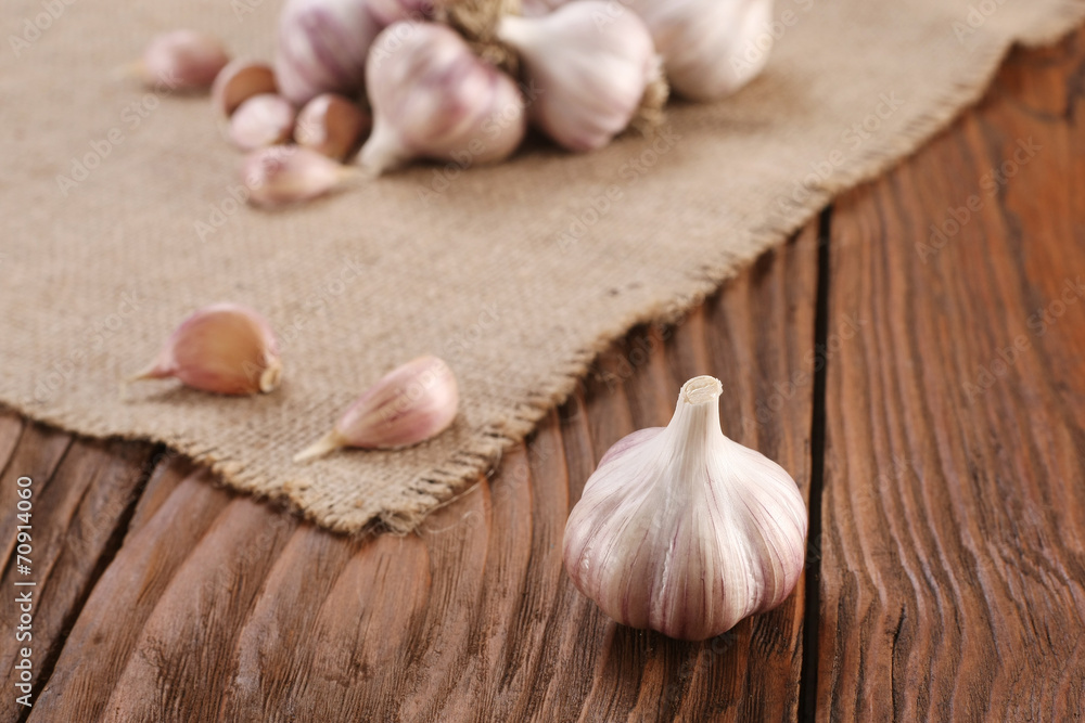 garlic close-up on burlap garlic close-up on burlap