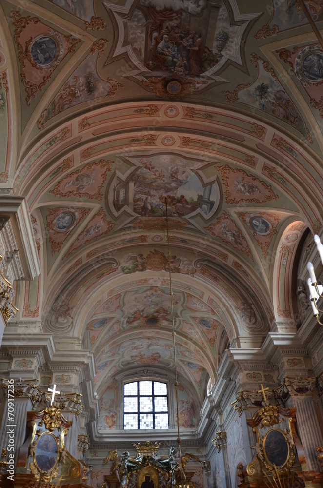 Fototapeta premium Intérieur Eglise Sainte Anne à Varsovie