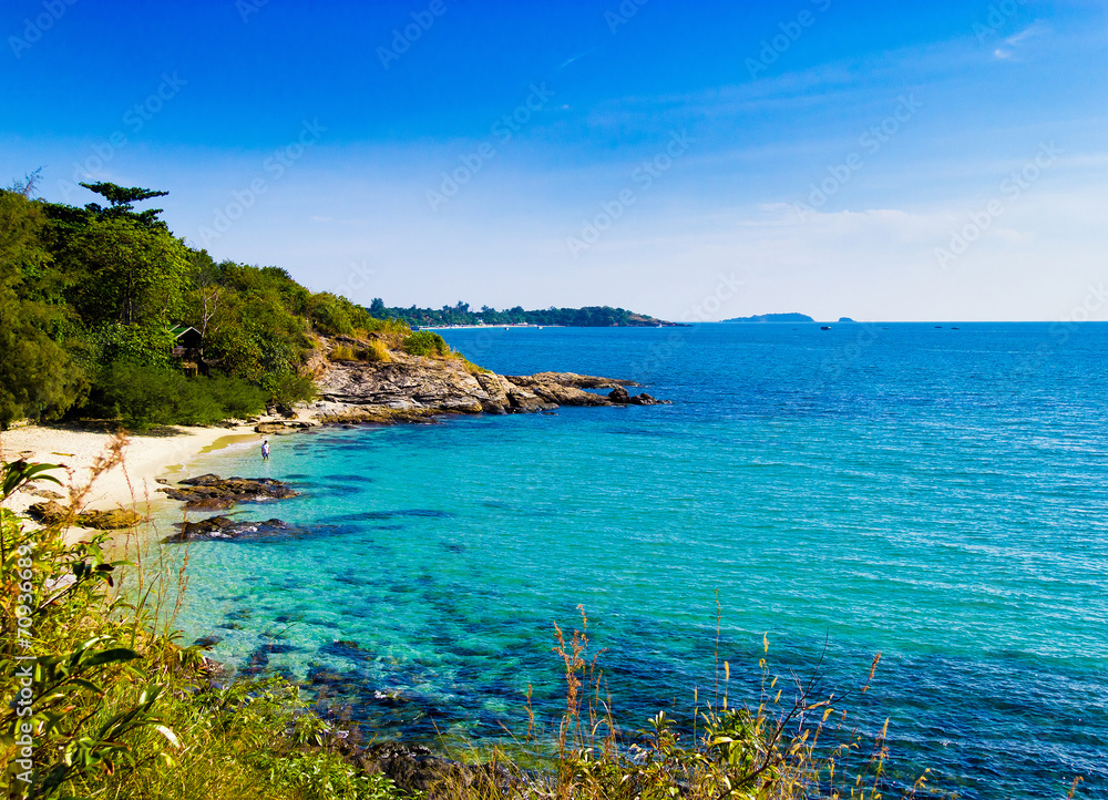 Fototapeta premium Vacation Retreat Scene under the Sun