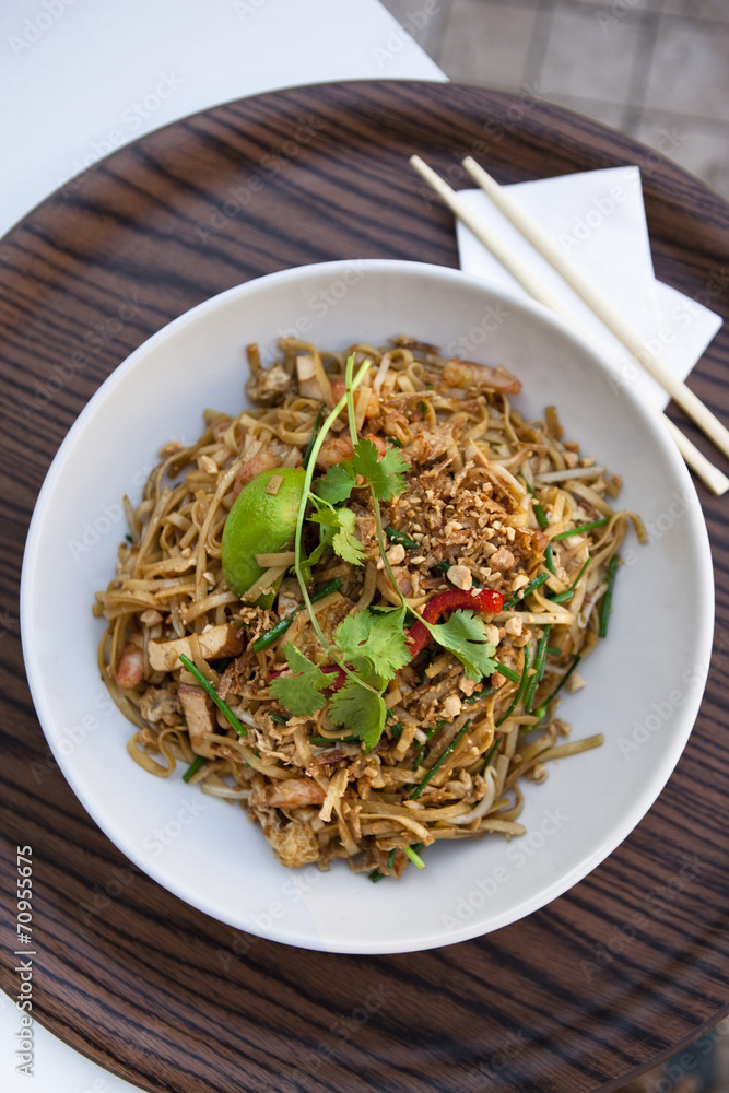 Noodles, shrimp, tofu and peanuts Noodles, shrimp, tofu and peanuts