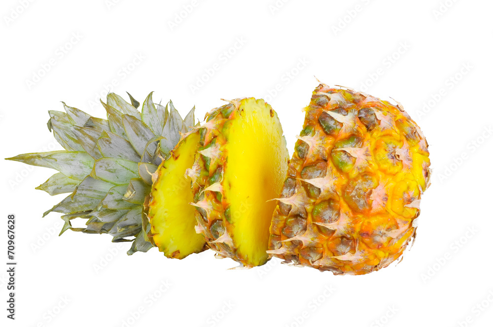 Ananas aufgeschnitten Stock-Foto | Adobe Stock