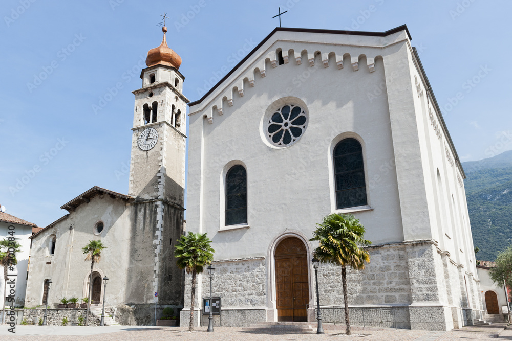 Fototapeta premium church in the countryside