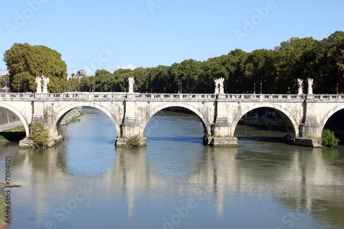 Saint Angel Bridge in Rome © Afflamen