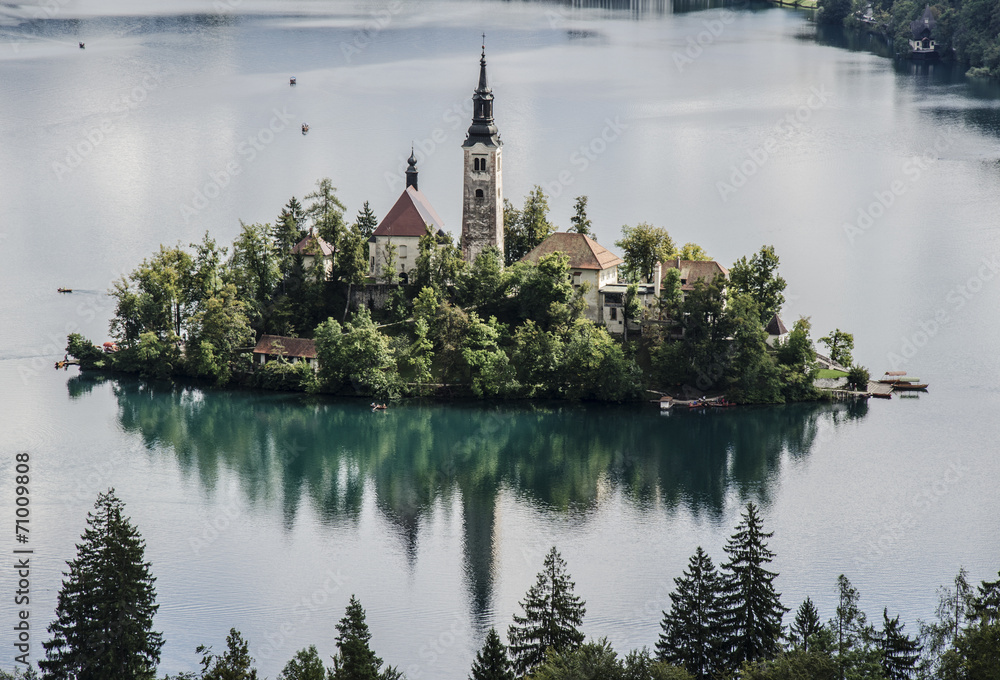 Obraz premium Church on an Island on the Lake
