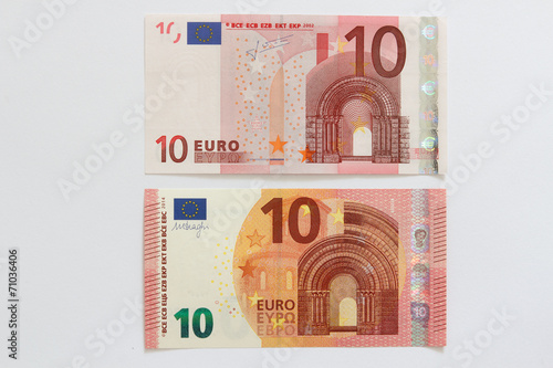Vergleich Vorderseite alter und neuer Zehn Euro Geldschein photo
