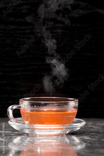 Dampfender Tee in Glastasse