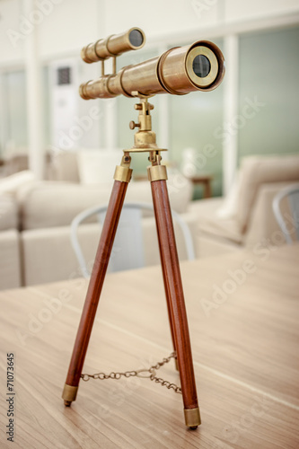 Foto vintage brass telescope