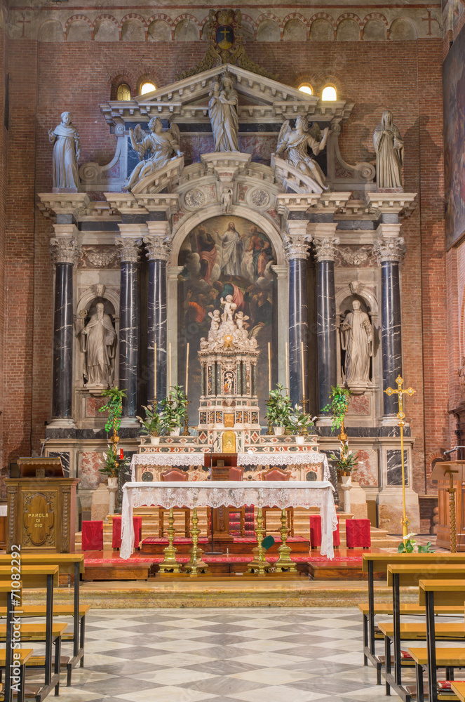Padua - main baroque altar of church San Benedetto vecchio