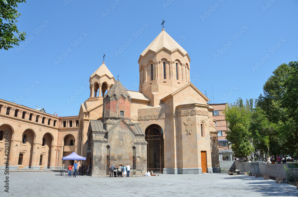 Церковь сурб Католике в Ереване, 13 век