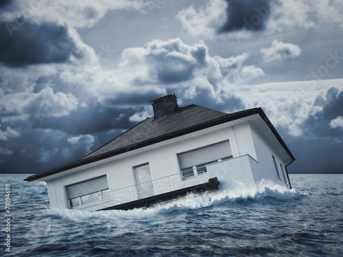 White house in water, flood