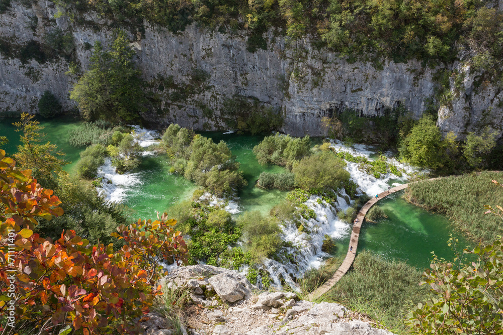 Obraz premium Canyon et lacs inférieurs de Plitice-Plitvicka
