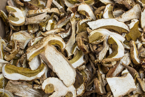 dried sliced mushrooms