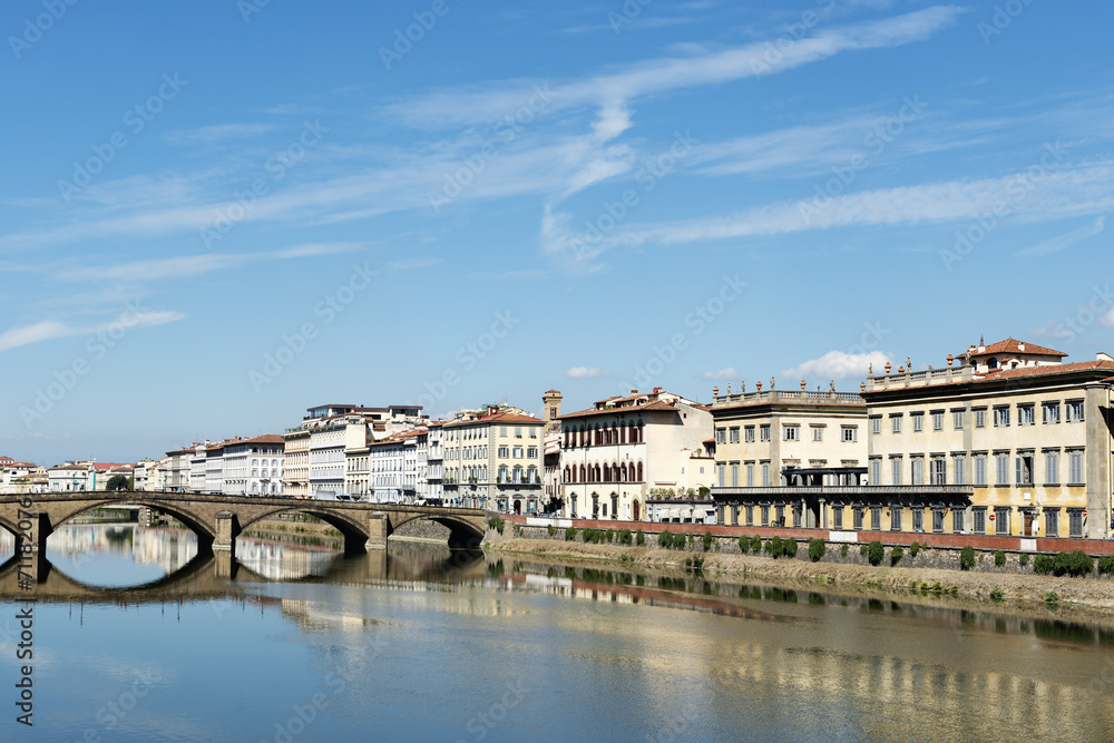 Fototapeta premium Houses and river Arno Florence