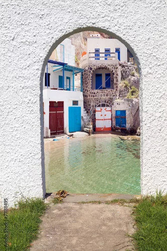 Fototapeta Tradycyjna grecka architektura na wyspie Milos