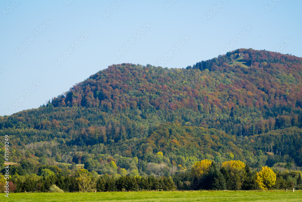Obraz premium Zeller Horn (Berg / Aussichtsfelsen) im Herbst
