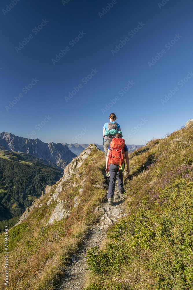 Fototapeta premium Wandern in den Alpen