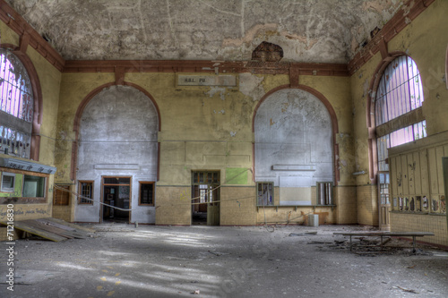 hall d' entrée d'un batiment des hbl © Dec_photo's
