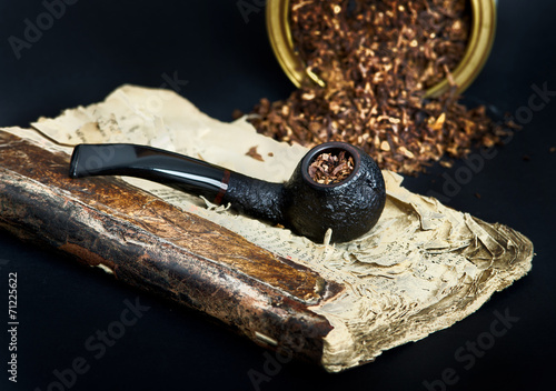 Smoking pipe photo