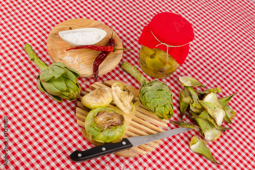 Artichoke preserve