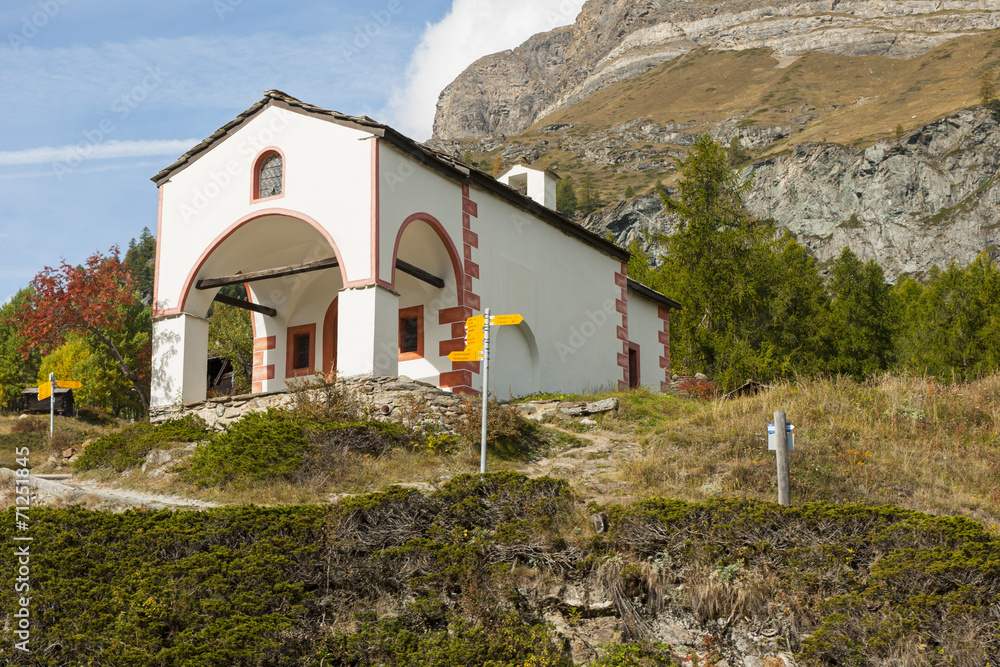 Kapelle auf Blatten, oberhalb von Zermatt, Wallis, Schweiz Kapelle auf Blatten, oberhalb von Zermatt, Wallis, Schweiz