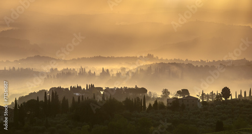 Fototapeta Naklejka Na Ścianę i Meble -  Tuscan Landscape in the early morning