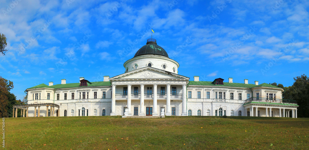 palace of 19 centuries.