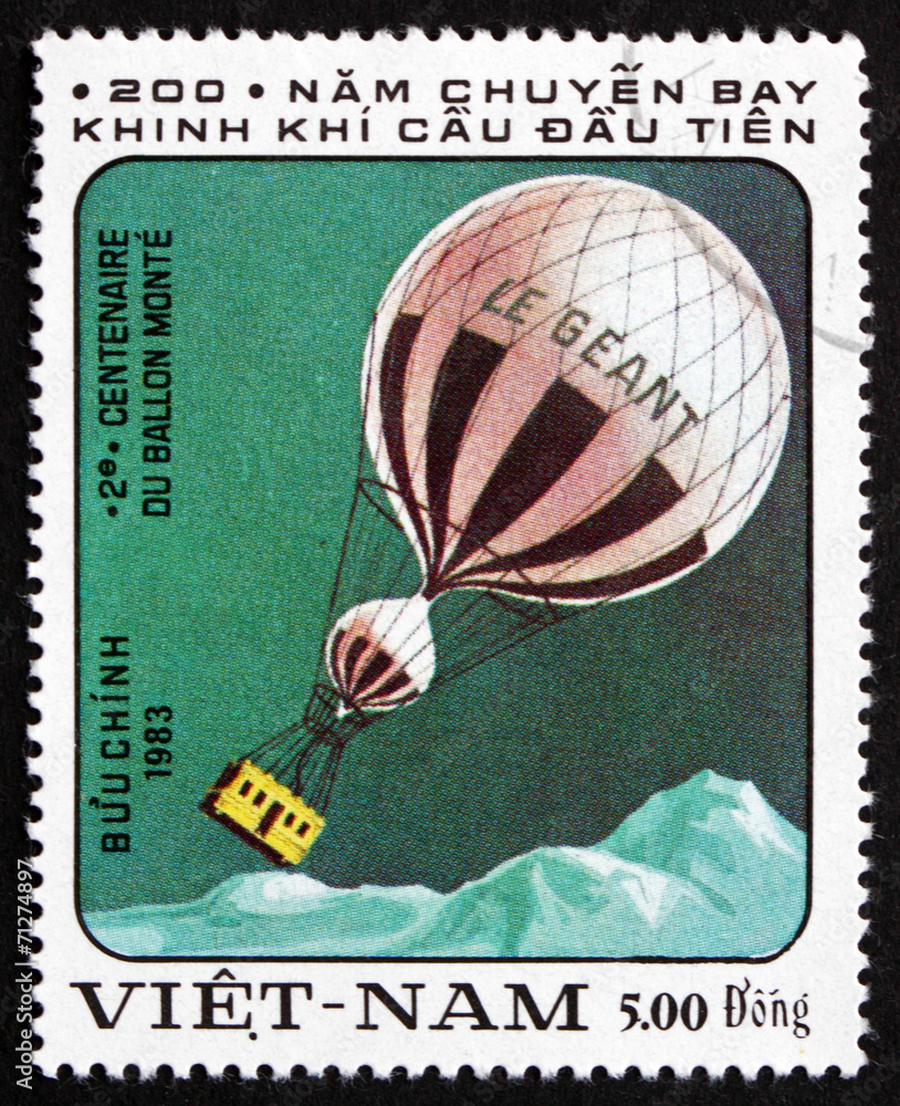 Fototapeta premium Postage stamp Vietnam 1983 Hot-air Balloon Le Geant
