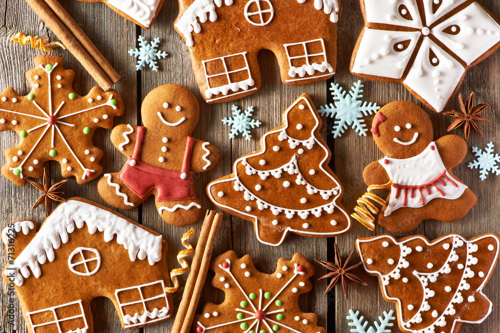 Christmas homemade gingerbread cookies - obrazy, fototapety, plakaty 
