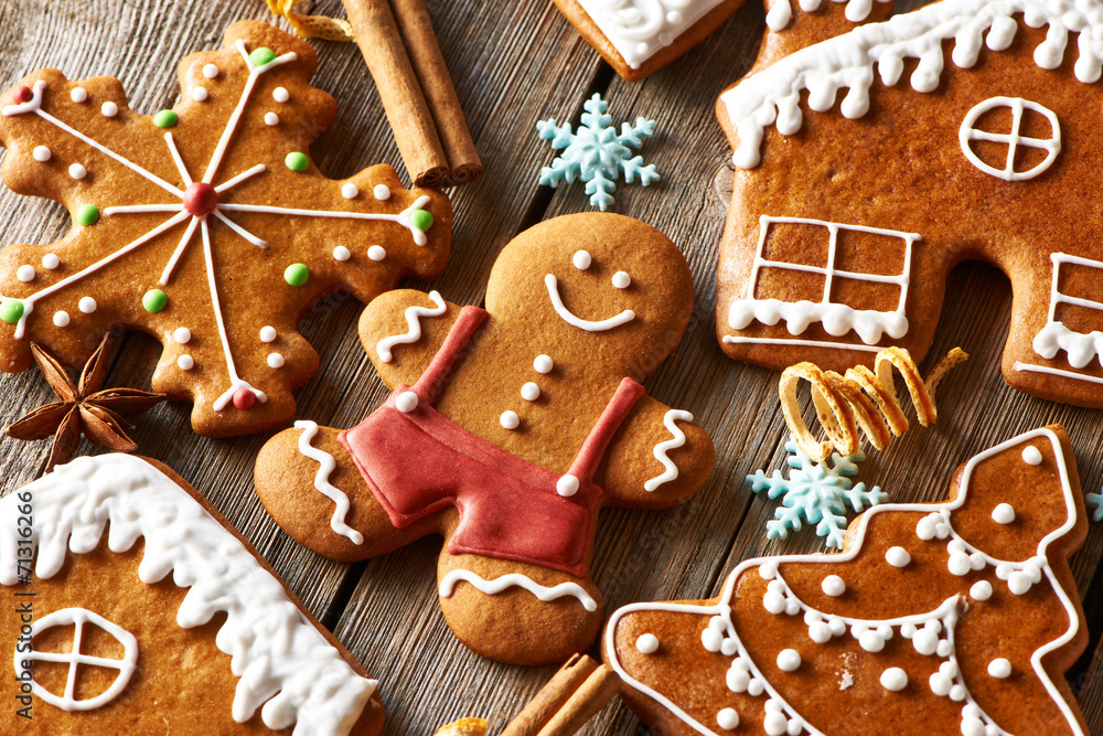 Christmas homemade gingerbread cookies - obrazy, fototapety, plakaty 