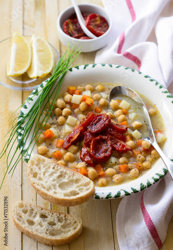 Chickpeas soup with sun dried tomatoes