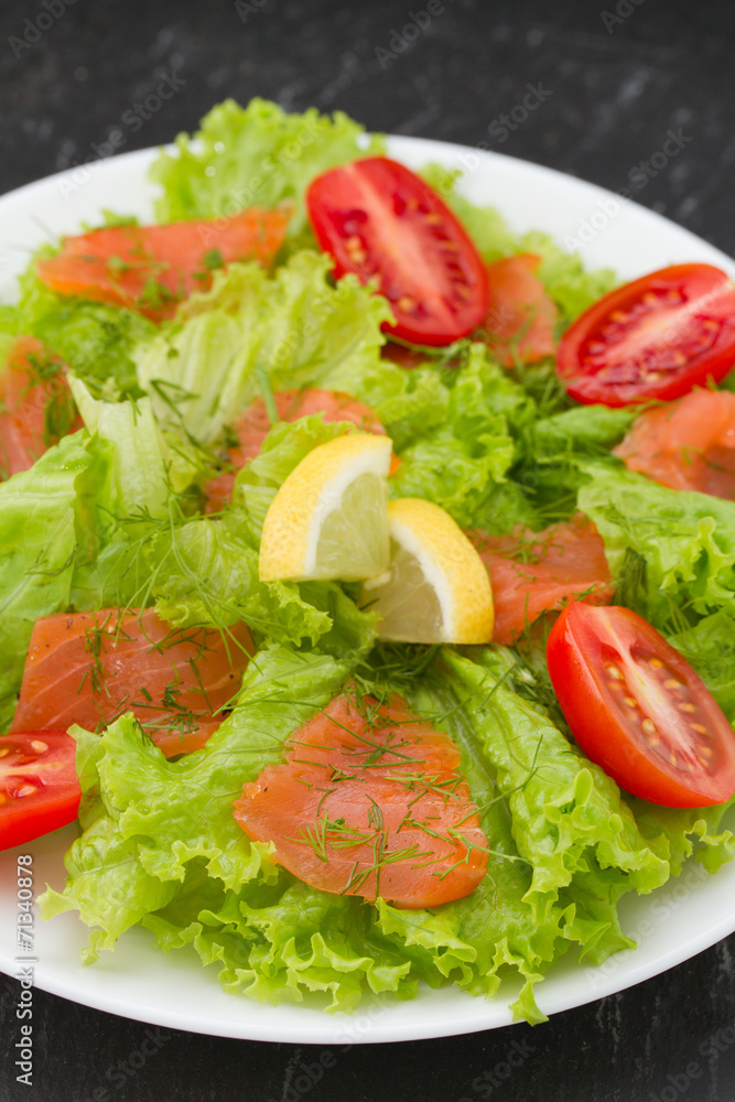 salad with smoked fish and tomato