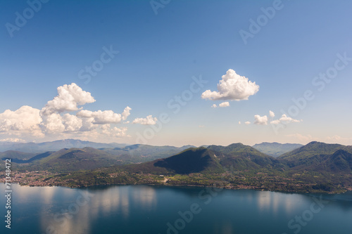 Blick über den Lago Maggiore in Italien