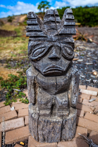 Tiki Tiki statue