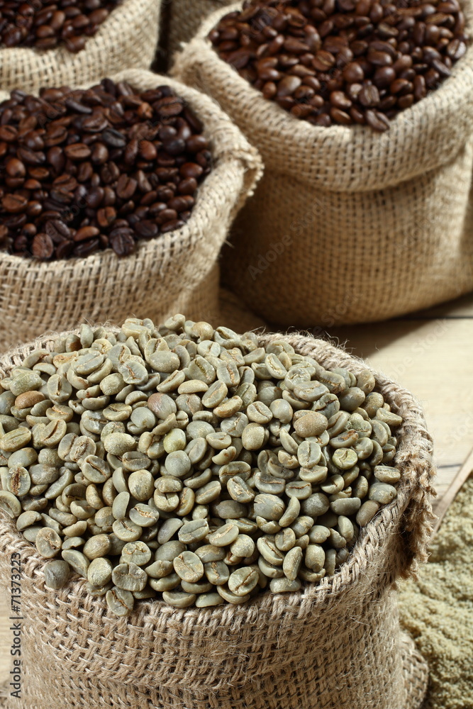 Obraz premium chicchi di caffe verde