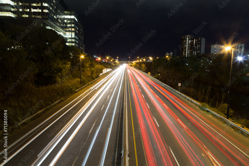 Obraz premium Light trails on a highway