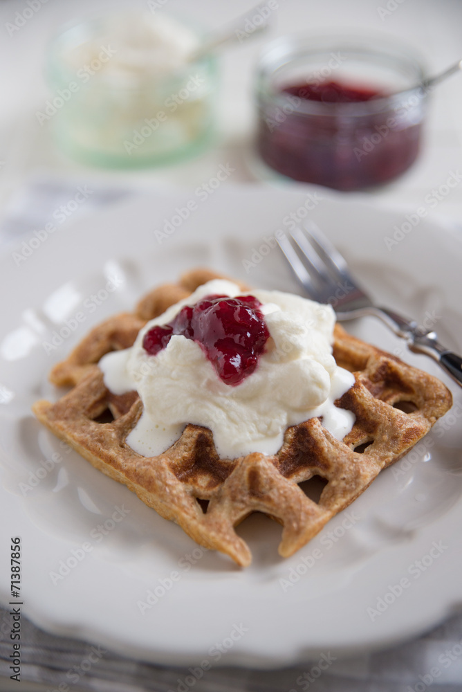Waffeln mit Sahne Waffeln mit Sahne