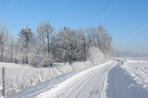 Winter country road © Marek Walica