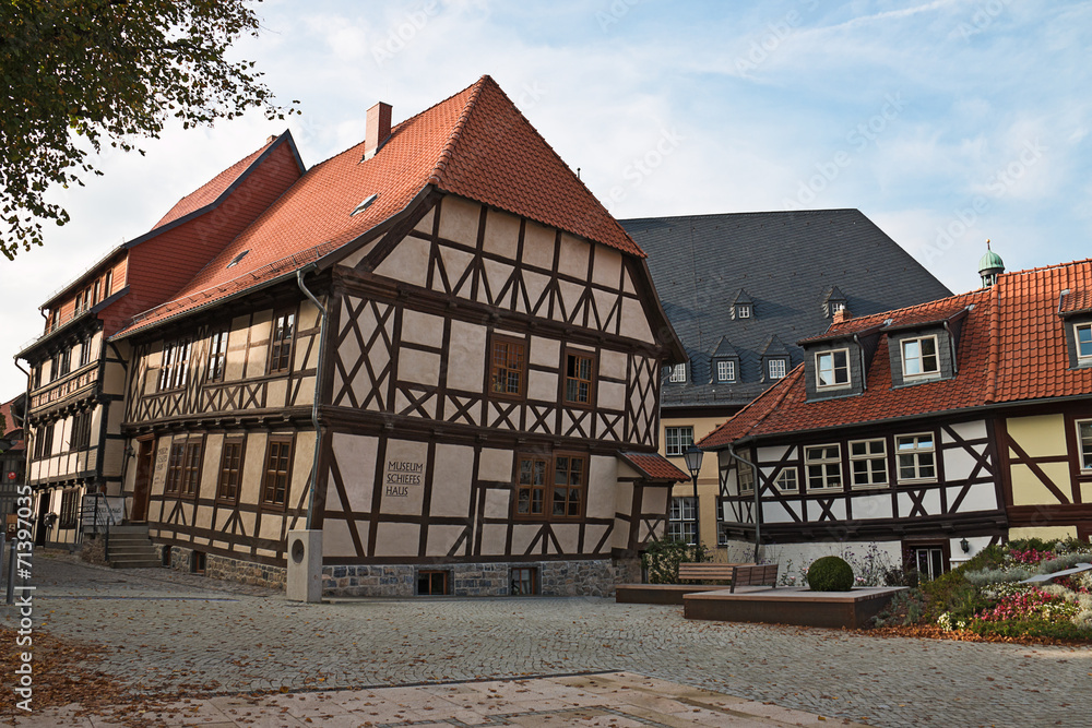 Das schiefe Haus