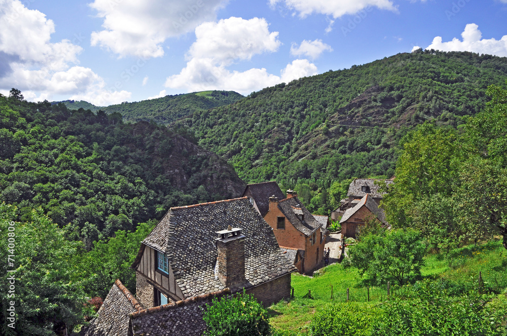 Il villaggio di Conques, Aveyron - Francia