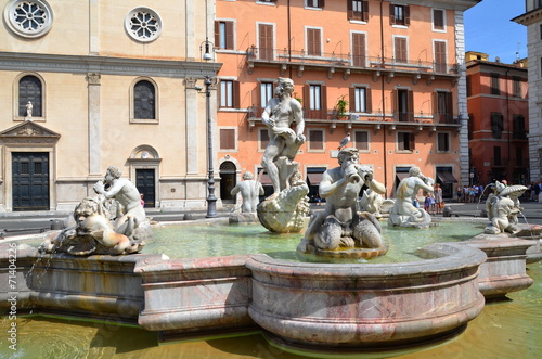 Piękna fontanna na Piazza Navona w Rzymie, Włochy  #71404226