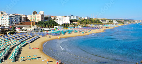 Cuadro en lienzo view of the beach of Termoli, Molise, Italy