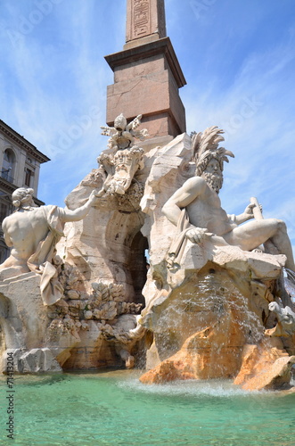Piękna fontanna Cztery Rzeki na Piazza Navona w Rzymie, Włochy  #71413204