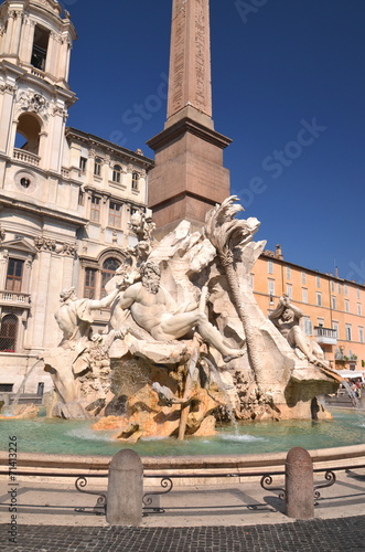 Piękna fontanna Cztery Rzeki na Piazza Navona w Rzymie, Włochy  #71413226
