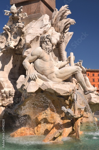 Piękna fontanna Cztery Rzeki na Piazza Navona w Rzymie, Włochy  #71413231