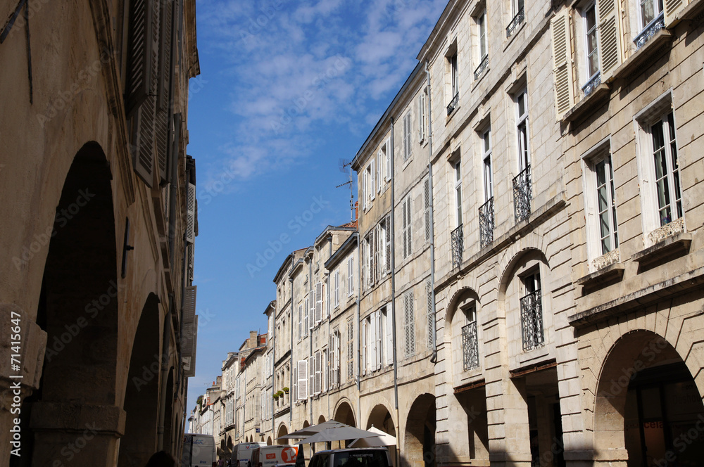 Maisons à arcades dans les rues historiques - La Rochelle