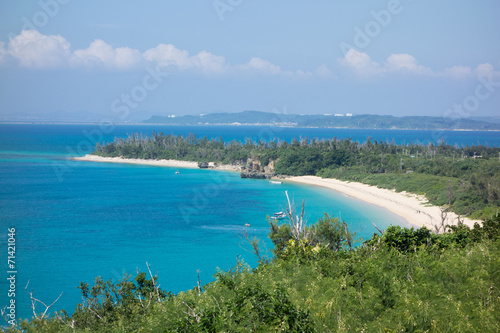 沖縄の風景・津堅島-ニンジン展望台からの眺め © yuuta