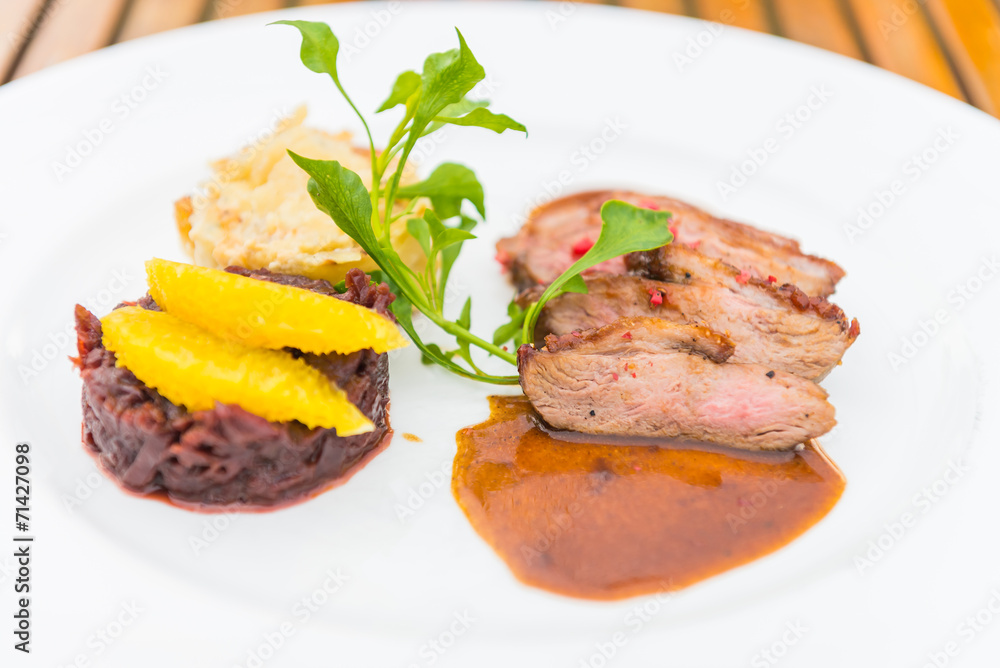 Steak duck Steak duck