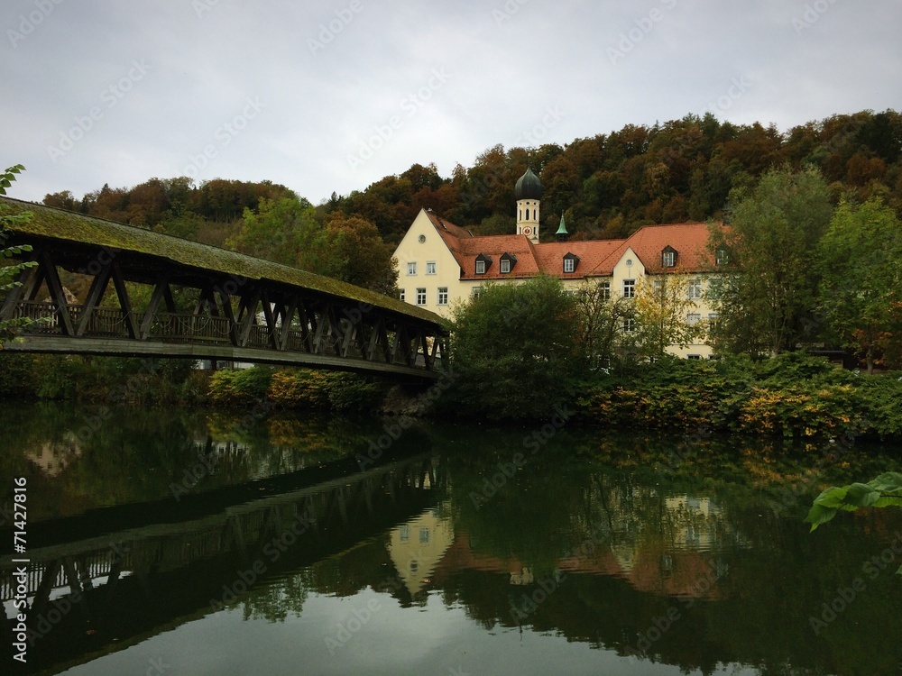 Fototapeta premium Wolfratshausens Altstadt an der Loisach