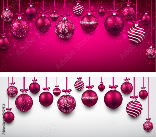 Arc background with magenta christmas balls.