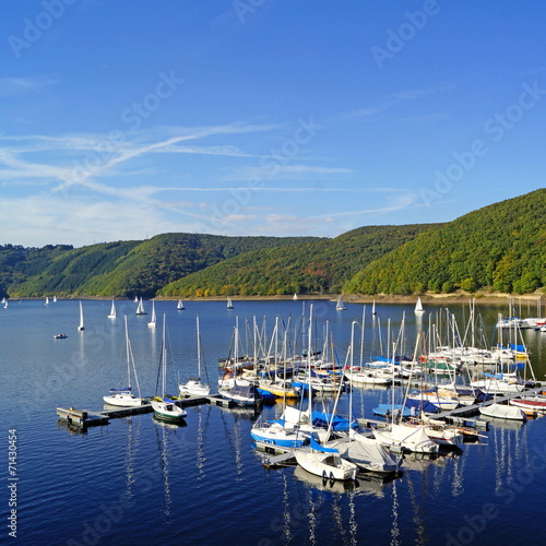 Rursee mit Naturpark Eifel